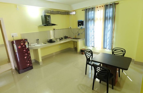 Sualkuchi Apartment | Welcoming The Transit Stay - Guwahati with Family Amenities