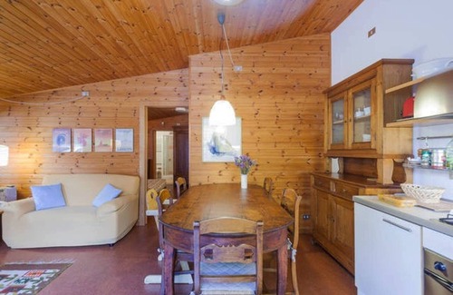 Arcugnano Apartment | Unforgettable Stay at The Transparent House: Ocean View Retreat