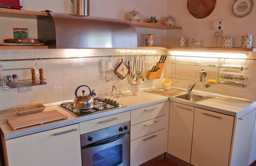 Arcugnano Apartment | Unforgettable Stay at The Transparent House: Ocean View Retreat