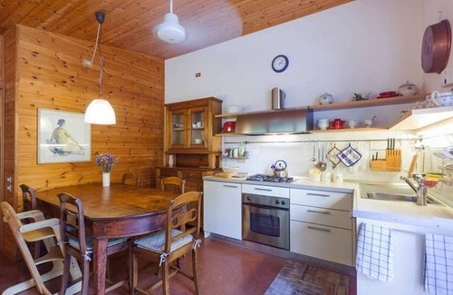 Arcugnano Apartment | Unforgettable Stay at The Transparent House: Ocean View Retreat