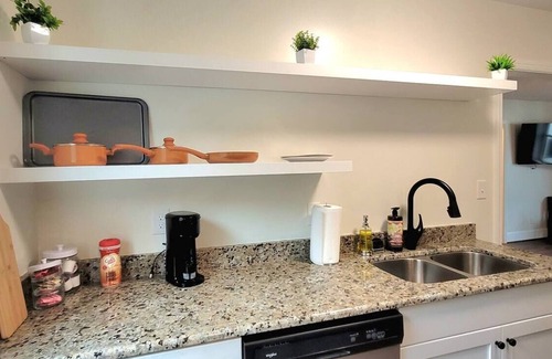 Tazewell Apartment | Unforgettable Stay at The Traveler On Main - Suite 5