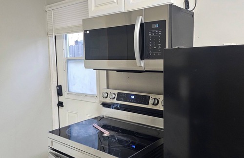 Hallandale Beach Apartment | The Traveler's Rest