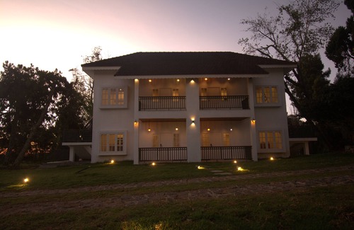 Kodaikanal Hotel | The Tredis Heritage by the Lake