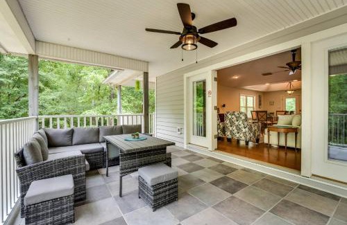 Middleburg House | Discover The Tree House: Perfect for Families and Pets!
