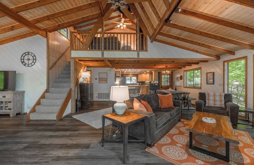 Innsbrook Ski Chalet | Premier Treehouse at Cedar Falls with Oceanfront Views