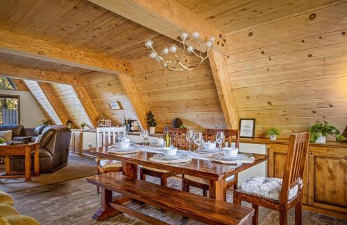 Upper Moonridge House | Inviting Treehouse Cottage A-Frame with Hot Tub & Family Friendly