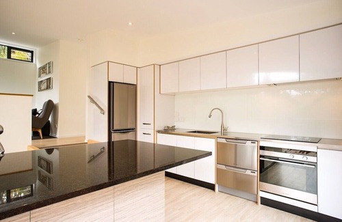 Kaiteriteri Cottage | Family-Friendly Retreat at The Treehouse - Kaiteriteri