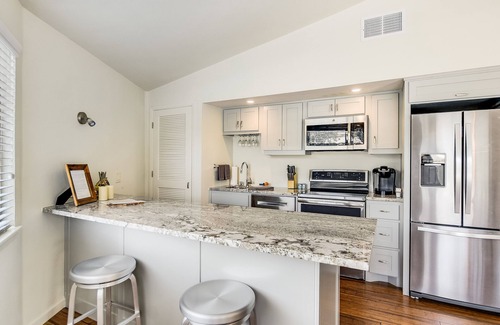 Lakeway Villa | Escape to The Treehouse on Lake Travis with Breathtaking Views