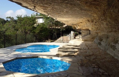 Lakeway Villa | Escape to The Treehouse on Lake Travis with Breathtaking Views