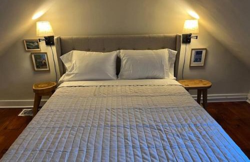 Manayunk House | Discover Trinity Cottage: Steps from Main Street & Train