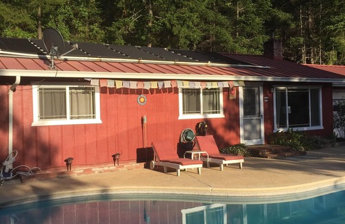 Willow Creek House | Relax at Trinity River Rose: Pool, Hot Tub & Family Fun