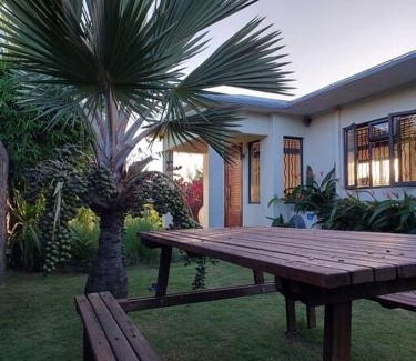 Albion Villa | Pet-Friendly Retreat at The Tropical Paradise with Ocean Views