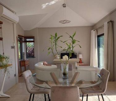 Albion Villa | Pet-Friendly Retreat at The Tropical Paradise with Ocean Views