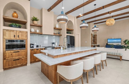The Shores House | The Tropical Nomad Cottage – luxurious 3-bed, 3.5-bath Spanish-style cottage in South Padre Island