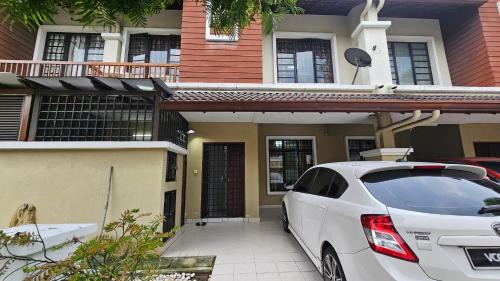 Putrajaya Apartment | The Tropics Homestay