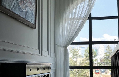Nha Trang Apartment | Inviting TULAH House: Mountain View Studio with Spa & Kitchen
