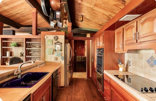 Sparta House | Unwind at The Tulip Tree Bay Lodge with Ocean View & Spa