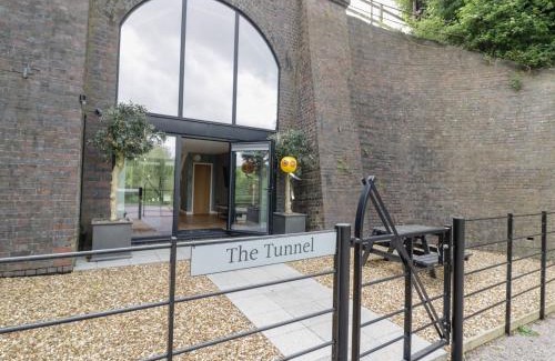 Thorpe House | Experience The Tunnel at Bridge Lake Farm and Fishery