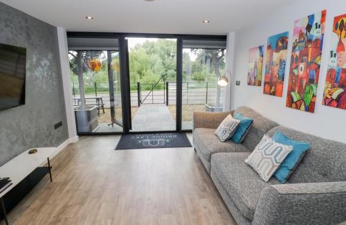 Thorpe House | Experience The Tunnel at Bridge Lake Farm and Fishery