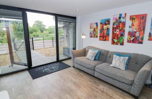 Thorpe House | Experience The Tunnel at Bridge Lake Farm and Fishery