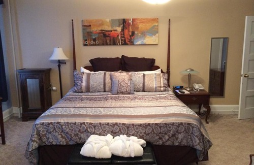 Cooperstown Hotel | Budget-Friendly Stay at The Tunnicliff Inn with Dining
