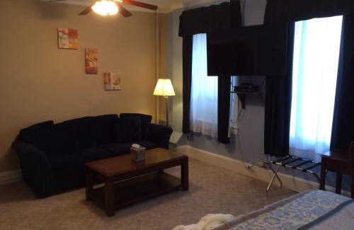Cooperstown Hotel | Budget-Friendly Stay at The Tunnicliff Inn with Dining
