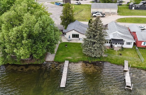 Greenville Cottage | Discover Turk Lake House: Family-Friendly Lakefront Retreat