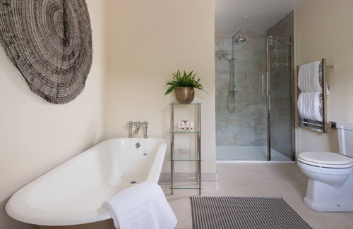 South Brent Hotel | Discover The Turtley Corn Mill: Guest Rated 9.8 & Family-Friendly