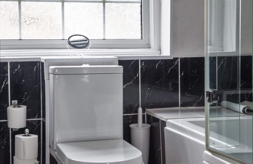 Sheringham Bed & Breakfast | Discover The Two Lifeboats: Family-Friendly & Dining Delight