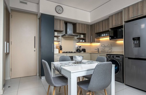 Greater Johannesburg Metropolitan Area Apartment | Experience The Tyrwhitt Unit 308 - Rated 10/10 and Family-Friendly
