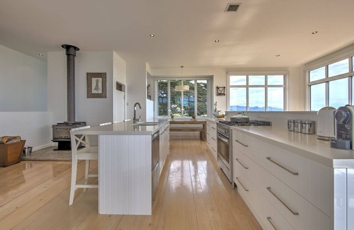 Bicheno House | THE ULTIMATE BEACH HOUSE