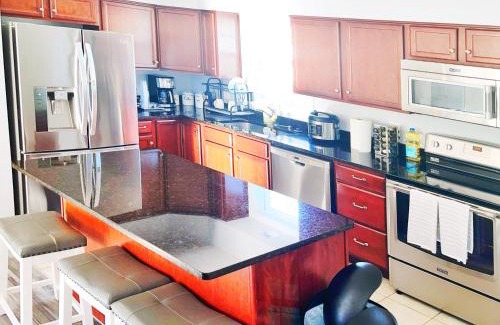 Glen Burnie Villa | Cozy Escape: Guest Rated 10/10 with Family-Friendly Amenities