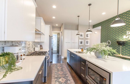Hadley - Washington Apartment | Boho Retreat with Rooftop Deck & Skyline Views