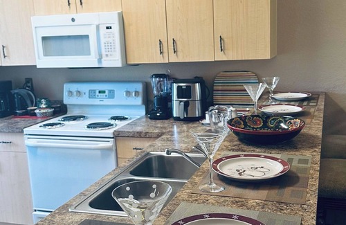Haines City Villa | Idyllic Florida Getaway: Pet-Friendly Retreat with Spa