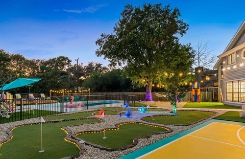 Wetmore House | The Ultimate Getaway: Pool, Pickleball, Mini Golf