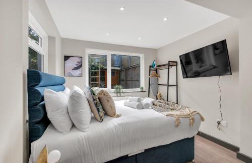 Shacklewell Apartment | Modern Studio: A Perfect Family Retreat for Your Getaway