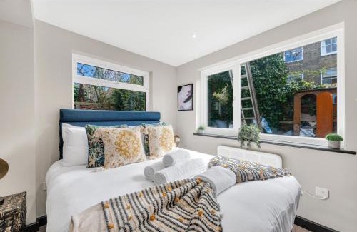Shacklewell Apartment | Modern Studio: A Perfect Family Retreat for Your Getaway