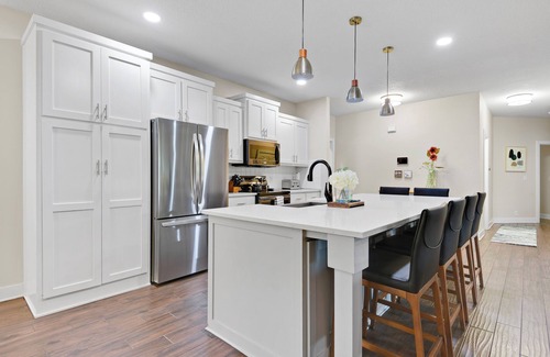 I-435 West KC-KS House | The Ultimate KC BNB-21 Guests-Heated POOL-GoldenTee-Poker-KS Speedway-SportingKC