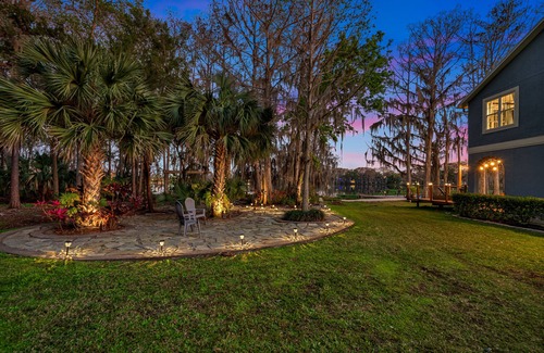 Sanford House | Idyllic Lakeside Escape with Spa and Ocean Views