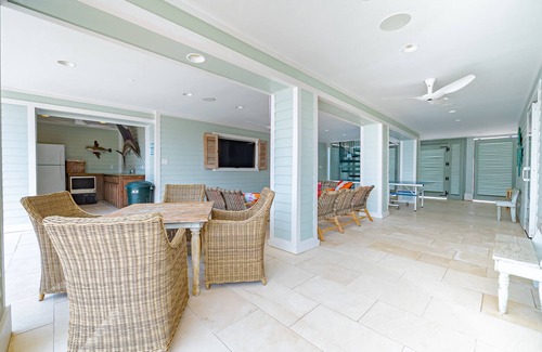 Key Allegro House | Indulge in a Premium Getaway with Canal Views & Spa Access