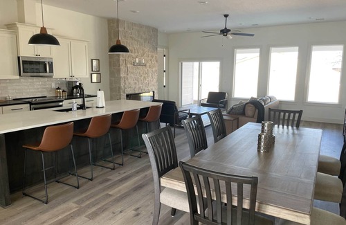 Andover House | Ideal Destination for Golf, Weddings, and Business Retreats