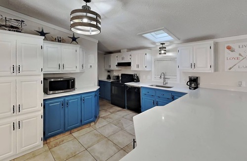 Put-in-Bay House | Private Island Club Home for Families and Couples - 9.2/10