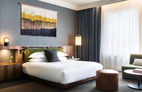 Downtown Seattle Hotel | Unforgettable Seattle Getaway! Pet-Friendly & Near Pop Culture