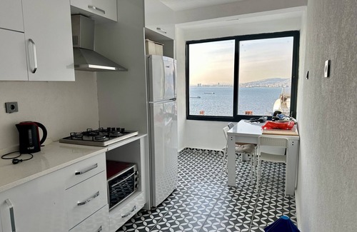 Konak Apartment | Seaview Retreat with Private Rooftop & Family-Friendly Amenities