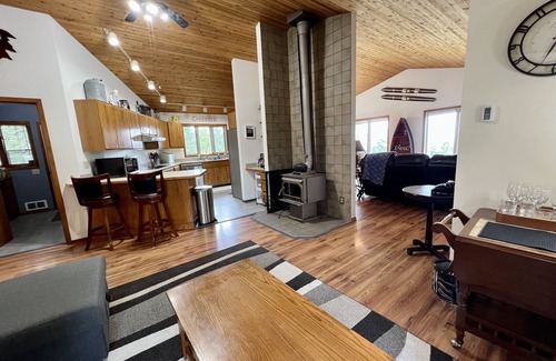Finley Point House | Experience the Ultimate Sunset at Flathead Lake Resort