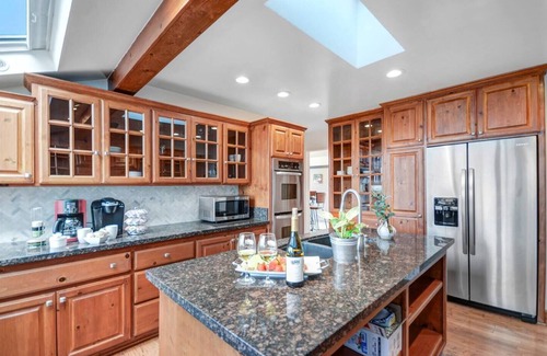 Healdsburg House | Indulge in the Ultimate Wine Lover's Experience Today