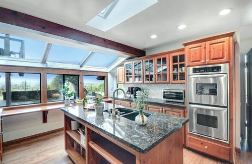Healdsburg House | Indulge in the Ultimate Wine Lover's Experience Today