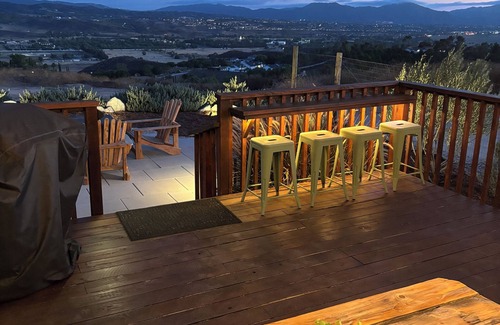 Temecula House | Idyllic Retreat with Scenic Views in Temecula Wine Country