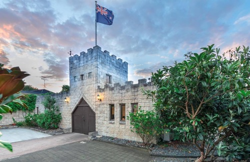Half Moon Bay Villa | Discover the Unique Castle Experience in Auckland