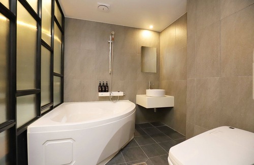 Siheung Hotel | Budget-Friendly Getaway at The Unique Hotel 28 with Breakfast
